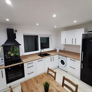 Lemon Apartment